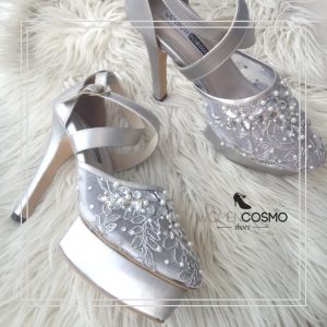 Sepatu pengantin silver